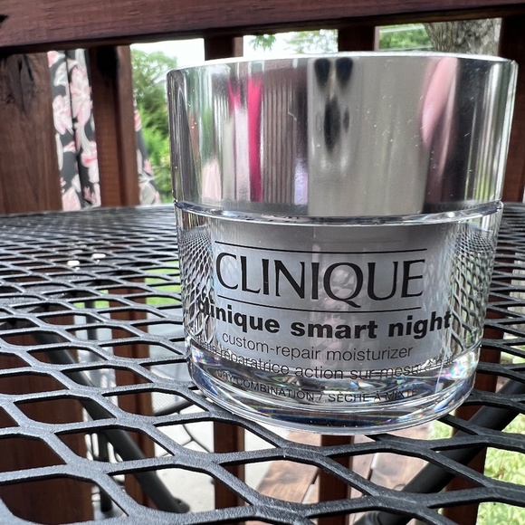 Clinique Other - NWOB Clinique Smart Night